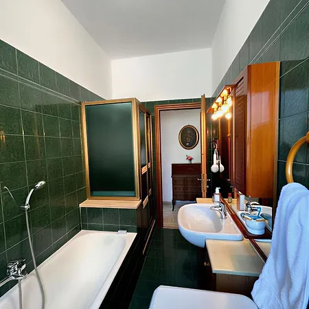 Sunny 2br Near Vatican , Ac , Bus 98 Direct Centre Apartamento *