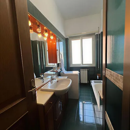 Sunny 2br Near Vatican , Ac , Bus 98 Direct Centre Apartamento